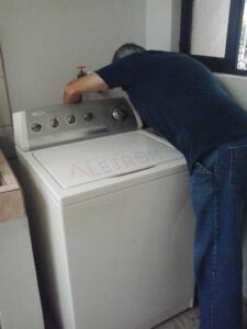 Alexis Barrantes, trabajando